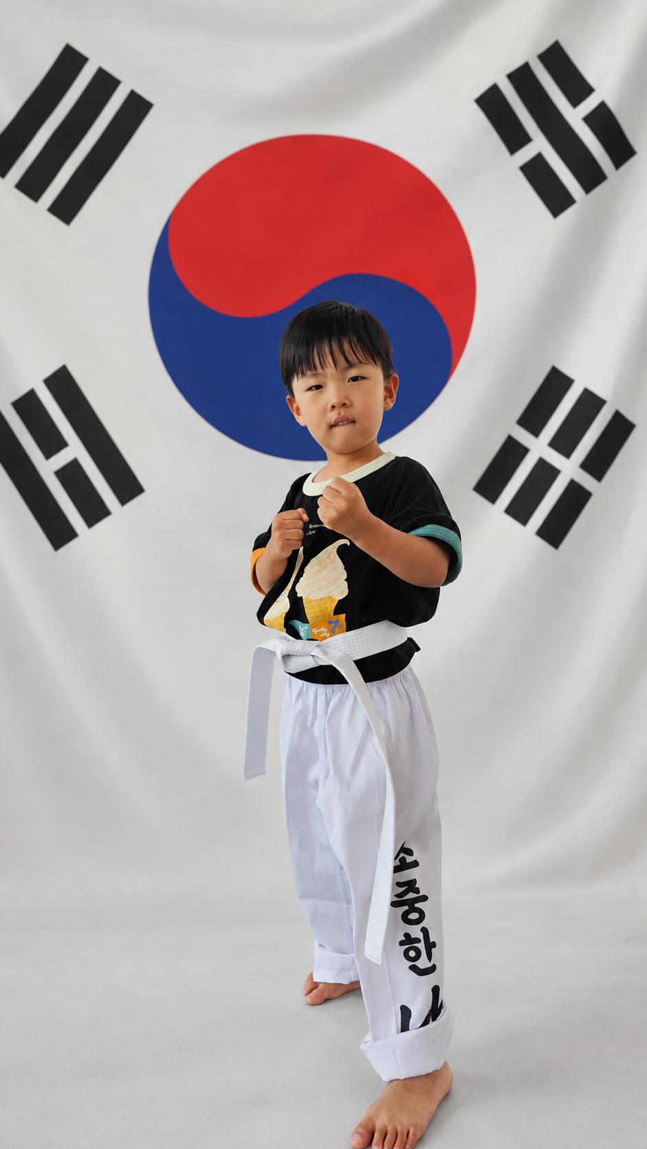 깨끗하게 보정한 어린이 수련생 사진